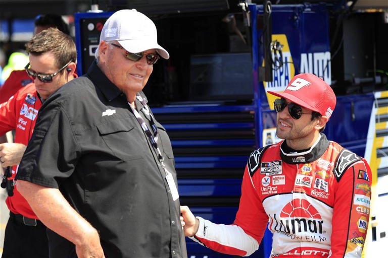 Hendrick Motorsports Shocks Chase Elliott & Team with a Festive Christmas Surprise!