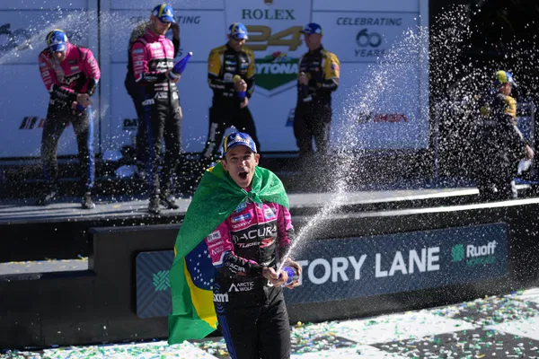 “Helio Castroneves Hypes Up ‘Once-in-a-Lifetime’ Kyle Larson—Even in Front of His NASCAR Idol!”