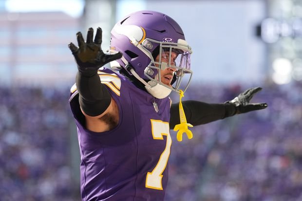 Vikings in Trouble? Five Key Players Named Among Top Free Agents!