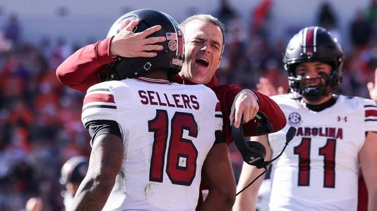 “Shane Beamer Can’t Stop Praising LaNorris Sellers After Freshman POY Win!”