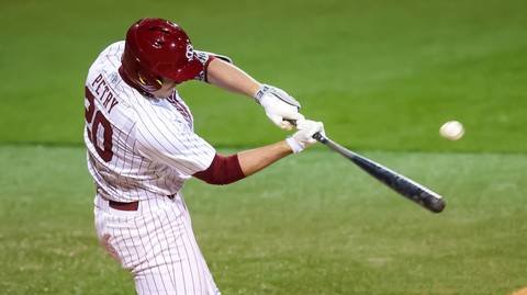 “Ethan Petry Steals the Show! Late-Game Heroics Fuel Gamecocks’ Thrilling Comeback Win Over Morehead State!”