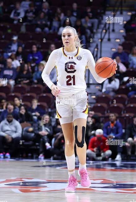 “Chloe Kitts Is Peaking at the Perfect Moment – Just in Time for South Carolina’s Playoff Push!”