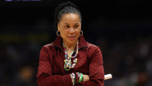 South-Carolina-womens-basketball-news-HC-Dawn-Staley-announces-new-autobiography-book-tour