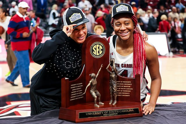 “From Gamecock Legend to Boston Royalty—Dawn Staley Can’t Hold Back as Aliyah Boston Gets HUGE Honor from the City of Boston!”