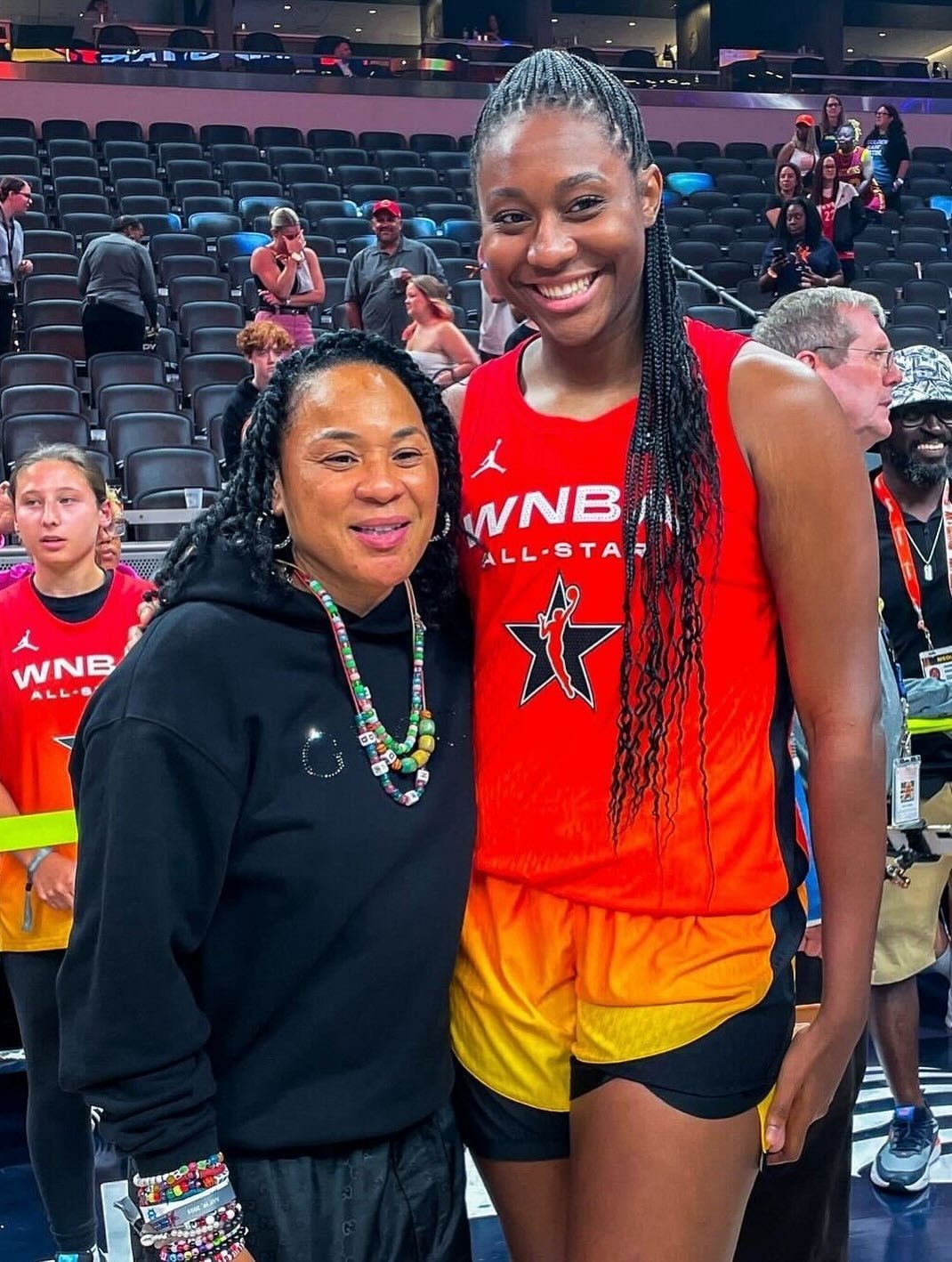 CEO Potential?: Dawn Staley Opens up about Aliyah Boston and Victaria Saxton CEO-Level Brilliance of Running Fortune 500 Companies”