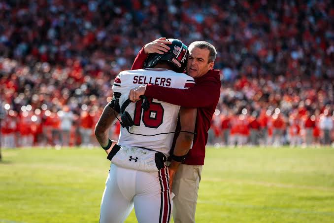 “Beamer Cornered: His Surprising Answer on LaNorris Sellers’ Future at South Carolina!”