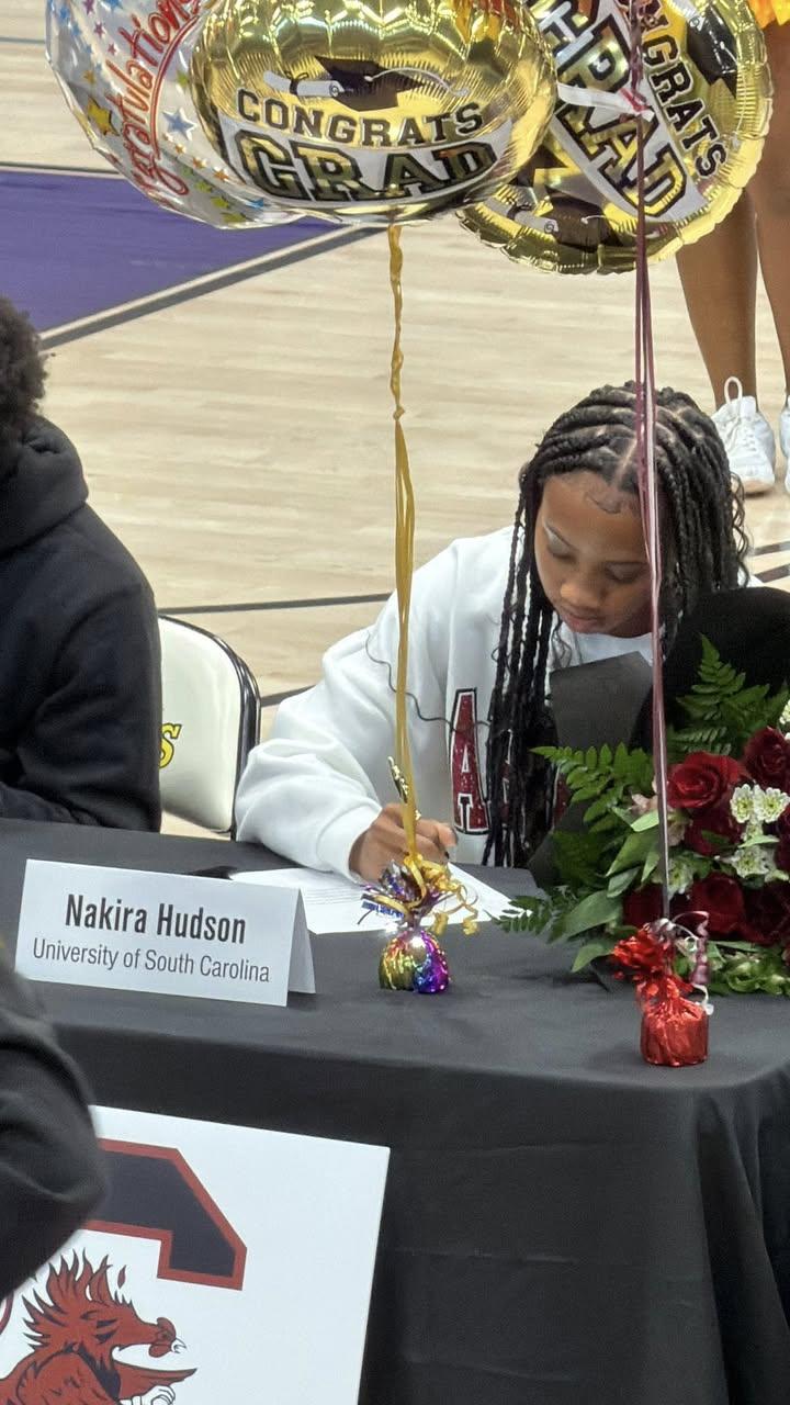 Rising Star Nakira Hudson Officially Signs with South Carolina — A New Chapter Beyond Basketball